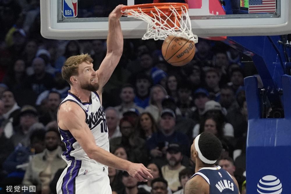 但在他眼中 但在他眼中