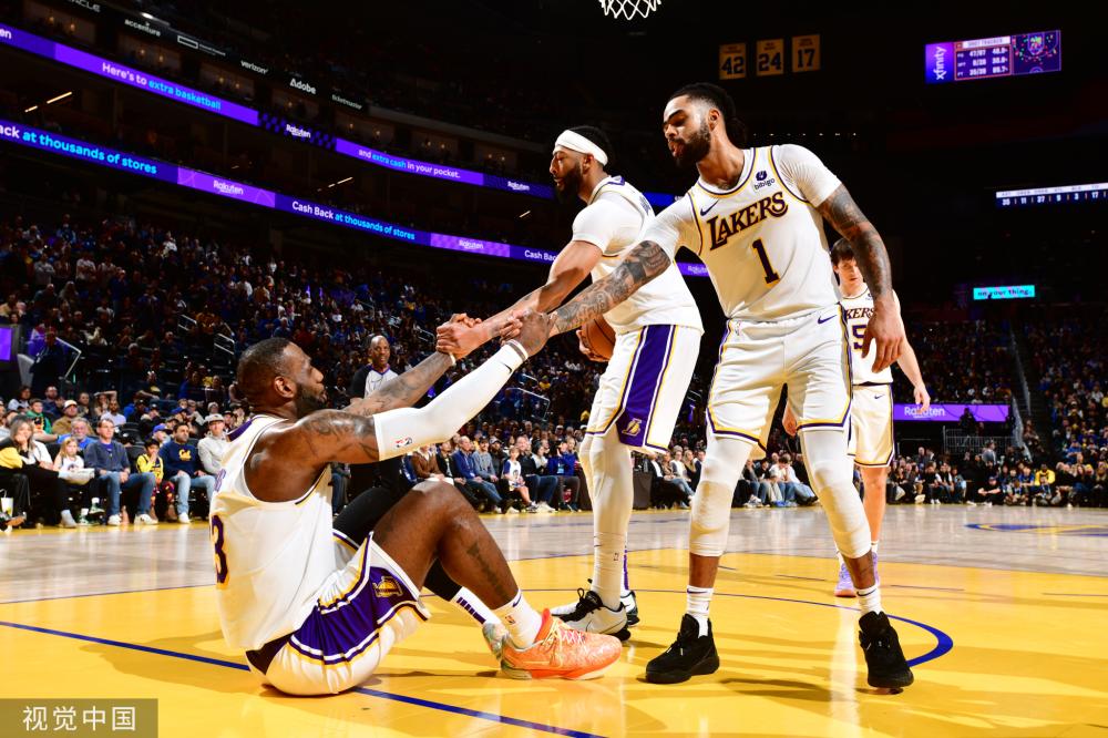 足球不仅仅 足球不仅仅